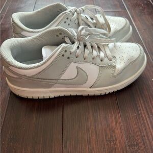 Nike light gray low dunk woman’s